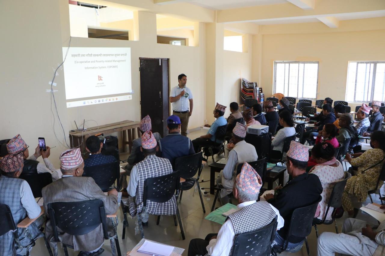 ग्रामीण सहकारीहरूमा डिजिटल साक्षरताको कमी: चुनौतीहरू र समाधानहरू
